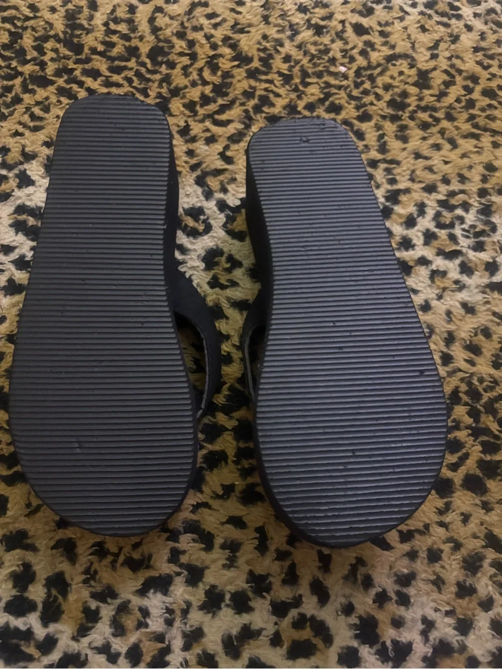 women’s size 6 zebra flip flops/wedges